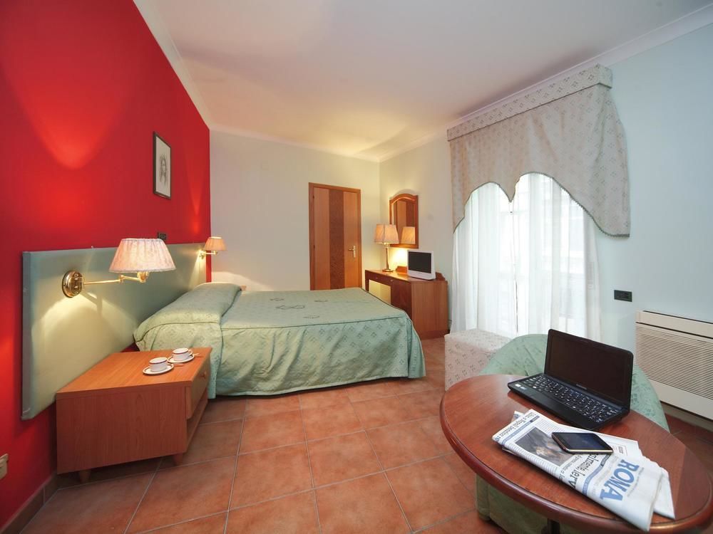 Hotel La Pace Nápoles Habitación foto